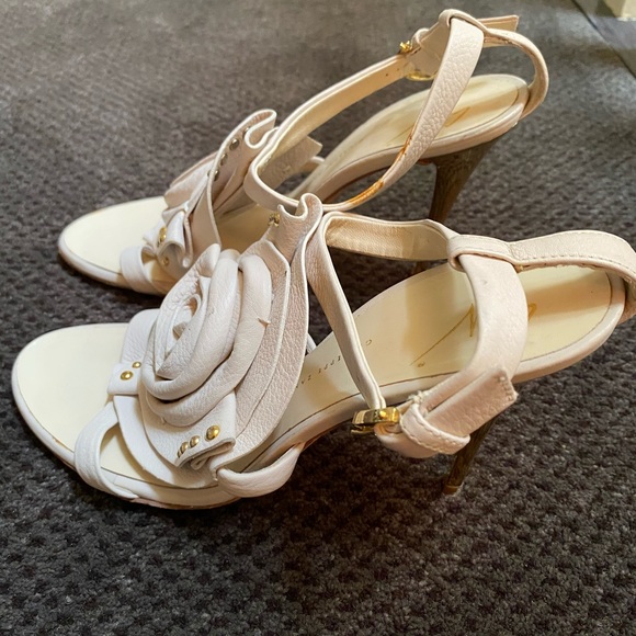 Giuseppe Zanotti cream floral heels size 7 - Picture 4 of 6